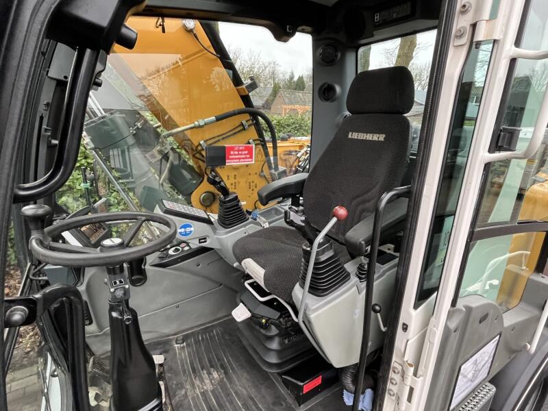 2015 Liebherr A914-Li VK7832 | Graafmachine | Mobiele graafmachine