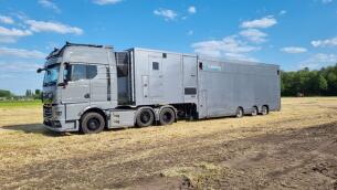 2026 Mobiel LED Scherm 40m2 (830x480cm) P6 met aggregaat