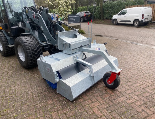 1 M-Sweep HSTV 600SP 175 G Veegmachine Giant VK9020 | Aanbouwdelen | Veegmachine / Borstel