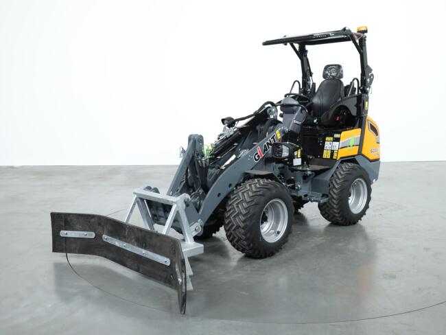 2026 VM Sneeuwschuif Giant / Heftruck 200cm ADV1111 | Aanbouwdelen | Sneeuw / Mest - Voederschuif