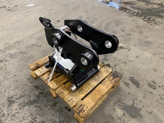 2025 Compacttilt CT10 - HS4  Kantelstuk Kubota CW10 (6,0 - 10t) ADV1129 | Aanbouwdelen | Kantelstuk