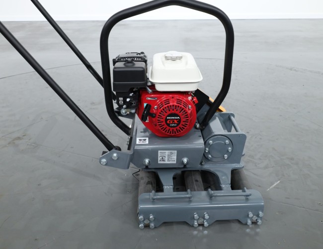 1 Giant GT0866G Trilplaat - Rollentriller VK10044 | Grondverdichting | Trilplaat