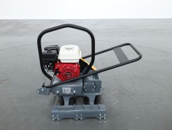 1 Giant GT0866G Trilplaat - Rollentriller VK10044 | Grondverdichting | Trilplaat