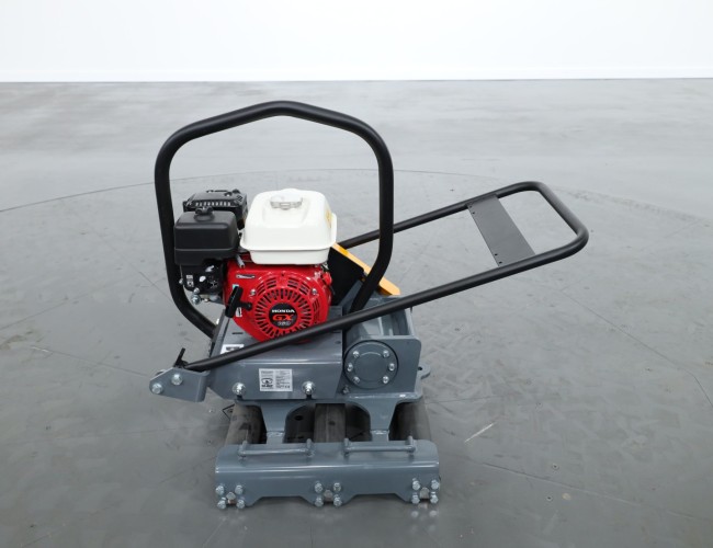 1 Giant GT0866G Trilplaat - Rollentriller VK10044 | Grondverdichting | Trilplaat