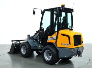 2025 Giant G2500 X-tra HD (Cabine)