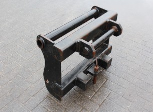 2003 BGU Manitou naar Merlo adapter (tbv merlo lier)