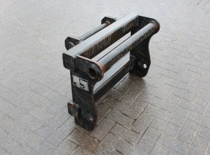 2003 BGU Manitou naar Merlo adapter (tbv merlo lier)